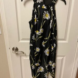 Women’s size 4 black daisy sheath dress. Donna Morgan.  Lined.  Fun casual style